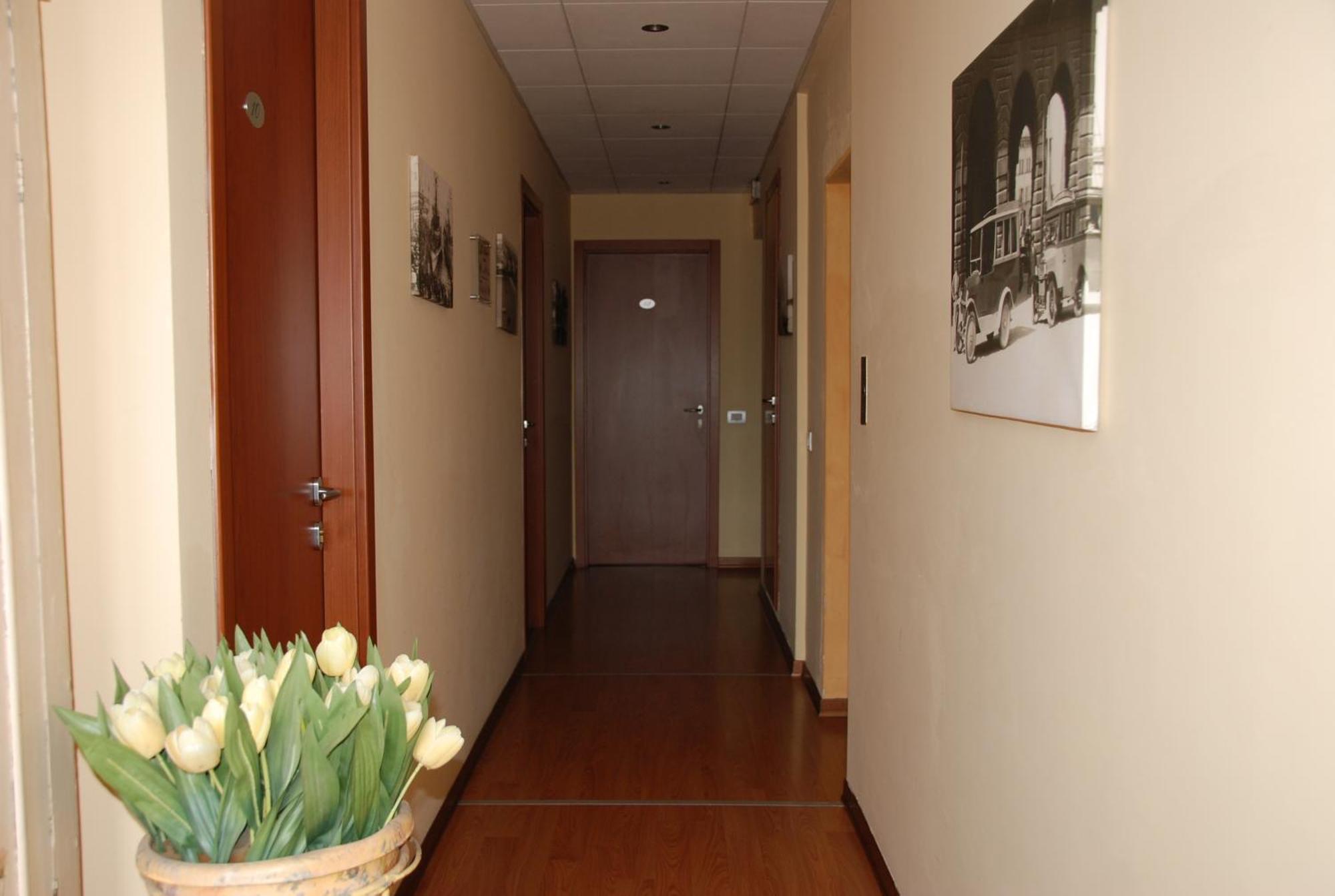 Hotel Moniga Desenzano del Garda Exterior foto