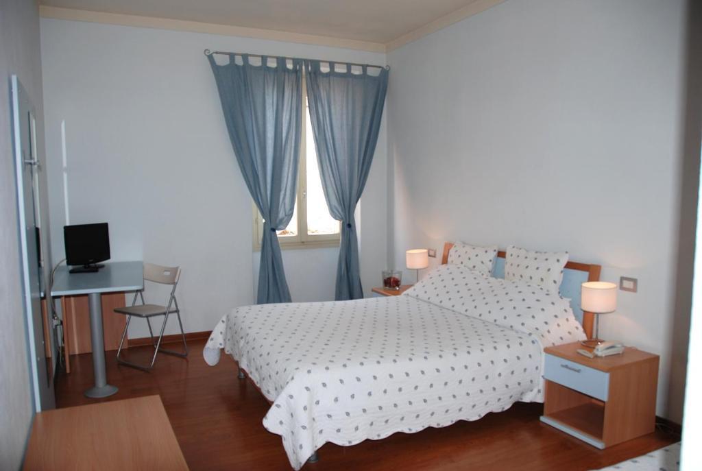 Hotel Moniga Desenzano del Garda Exterior foto
